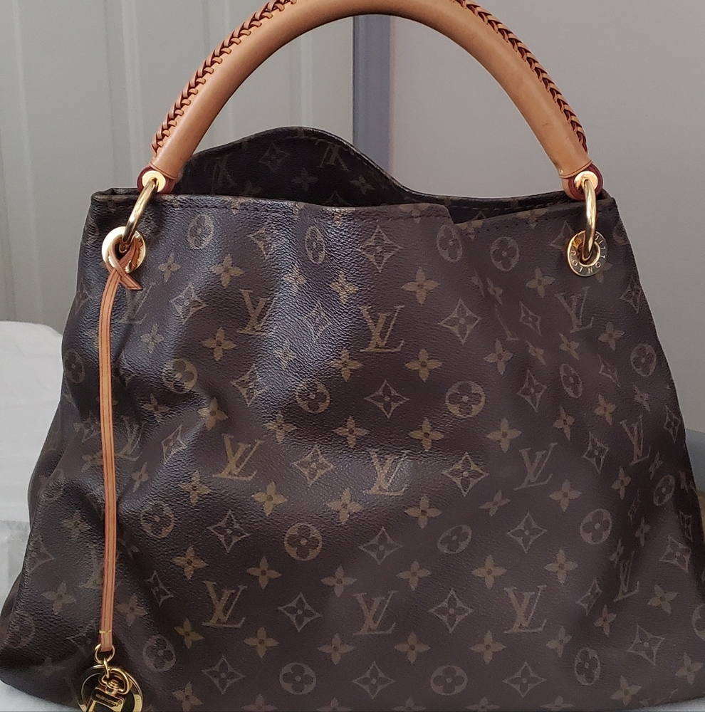 🎀 SOLD 🎀 Louis Vuitton Monogram Artsy
